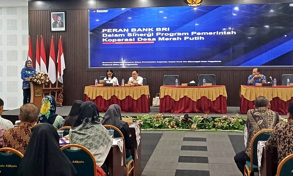 Sosialisasi Kemitraan dan Pembinaan Awal Koperasi Desa Merah Putih se-Kabupaten Kulonprogo di Ruang Adikarto, Gedung Kaca Pemkab Kulonprogo, Kamis (17/7/2025). (foto : istimewa)
