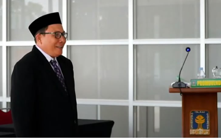 Samad Umarama dosen IAIN Ternate berhasil meraih gelar doktor pada Program Doktor Hukum Islam FIAI UII (foto: istimewa)