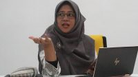 Prof Elisa Kusrini saat memberikan keterangan kepada wartawan di Kampus FTI UII Yogyakarta, Selasa (26/8/2025). (foto : heri purwata)