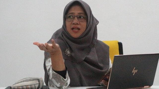 Prof Elisa Kusrini saat memberikan keterangan kepada wartawan di Kampus FTI UII Yogyakarta, Selasa (26/8/2025). (foto : heri purwata)