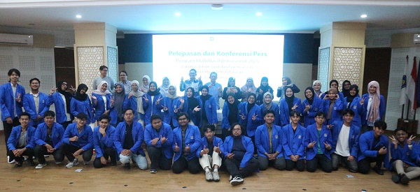Mahasiswa FTSP UII peserta Mobilitas Internasional. (foto : heri purwata)