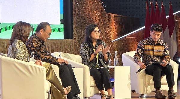Widya Paramita (kedua dari kanan) saat menyampaikan hasil penelitian pada seminar di Jakarta Convention Center sebagai bagian dari rangkaian Karya Kreatif Indonesia (KKI) 2025, Jumat (8/8/2025). (foto : istimewa)