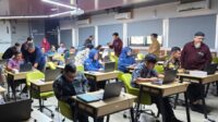 Suasana Mini Workshop di Laboratorium Informatika Fakultas Teknologi Industri UII, Kamis (13/11/2025). (foto : istimewa)