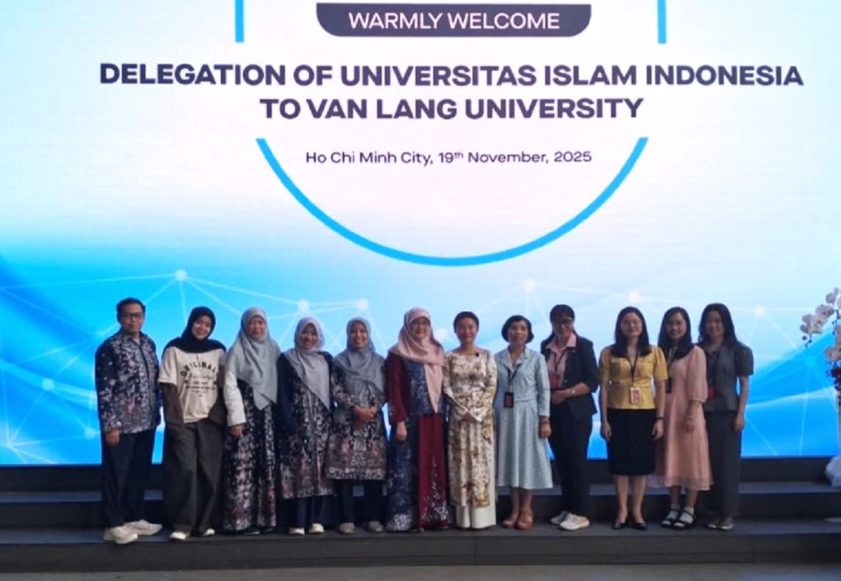 Delegasi FP UII Yogyakarta saat melakukan kunjungan ke Faculty of Social Sciences and Humanities (FSSH) Van Lang University, Vietnam. (foto : istimewa)