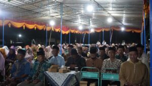 Pengajian Akbar di Halaman Balai Desa  Sidoharjo. (foto : istimewa)