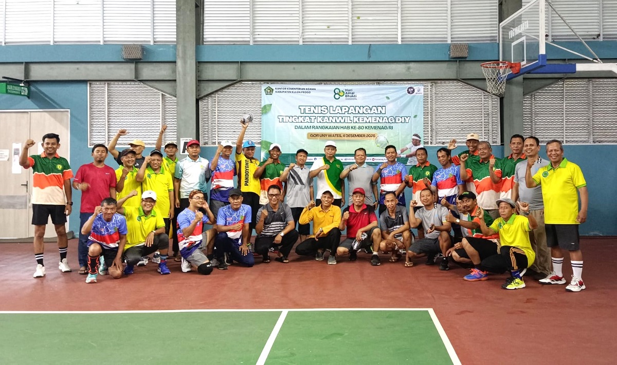 Peserta Turnamen Tenis Hari Amal Bakti (HAB) ke 80 di GOR UNY Wates, Kamis (4/12/2025). (foto : istimewa)