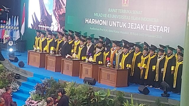 Rapat Terbuka Senat dalam rangka Milad ke-83 UII di Auditorium KH Abdul kahar Muzakkir, Kampus Terpadu UII, Jalan Kaliurang Km 14,5 Yogyakarta, Senin (19/1/2026). (foto : heri purwata)