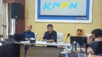 Sidik Haryadi (tengah) saat memaparkan materi Forum Konsultasi Publik (FKP) di KPPN Wates, Rabu (24/6/2026). (foto : heri purwata)