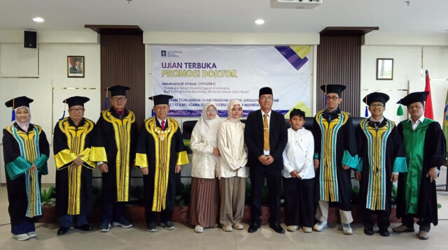 Januariansyah Arfaizar Raih Gelar Doktor di UII, Berkat Teliti Konstruksi Hukum Ekonomi Syariah
