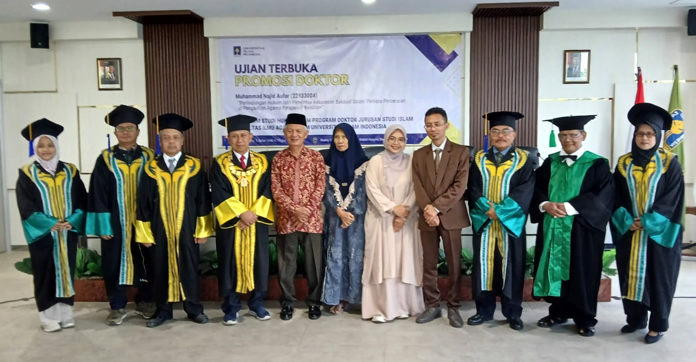 Muhammad Najid Aufar meraih gelar doktor pada Program Doktor Hukum Islam UII (foto: firnas)