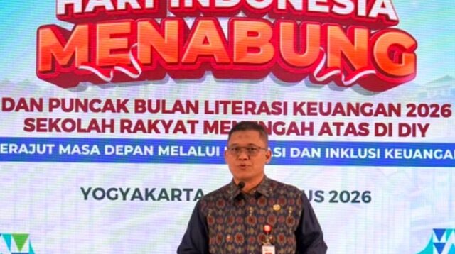 Eko Yunianto, Kepala OJK DIY saat menyampaikan sambutan pada Puncak HIM dan Bulan Literasi Keuangan di Bantul. (foto : istimewa)