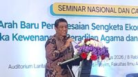 Prof Riyanto saat menyampaikan sambutan pada pembukaan Seminar dan Call for Papers 'Arah Baru Penyelesaian Sengketa Ekonomi Syariah di Era Digital : Dinamika Kewenangan Peradilan Agama dan Prospek Peradilan Niaga Syariah' di FIAI UII, Jumat (21/8/2026). (foto : heri purwata)