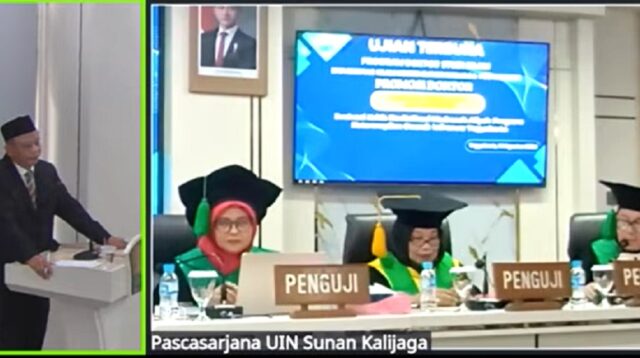 Muhammad Wahid Jamil (kiri) saat memaparkan hasil penelitian desertasinya pada Ujian Terbuka di Program Doktor (S3) Studi Islam Universitas Islam Negeri (UIN) Sunan Kalijaga Yogyakarta, Rabu (19/8/2026). (foto : screenshot/youtube/heri purwata)