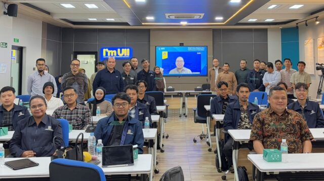 Muhammad Subhan Iswahyudi menyampaikan materi kuliah secara Daring, Sabtu (19/9/2026). (foto : istimewa)