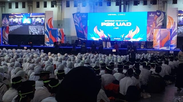 Pembukaan Program Pengenalan Kampus (P2K) di JEC Yogyakarta, Selasa (15/9/2026). (foto : heri purwata)