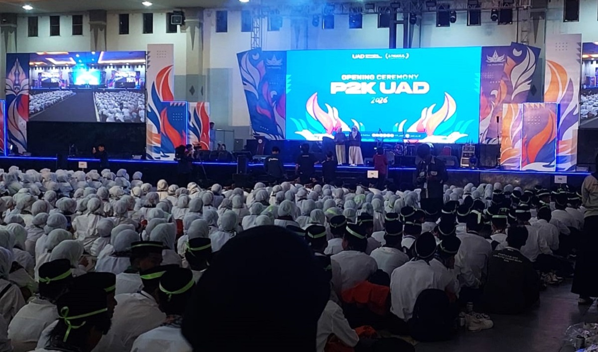 Pembukaan Program Pengenalan Kampus (P2K) di JEC Yogyakarta, Selasa (15/9/2026). (foto : heri purwata)
