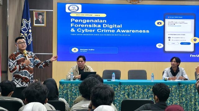 Fietyata Yudha saat menyampaikan Kuliah Umum di Prodi Teknologi Informasi, Sains Data, Perpustakaan & Sains Informasi, Fakultas Sains & Teknologi Universitas Islam Negeri (UIN) Salatiga, Jawa Tengah, Selasa (20/10/2026). (foto : istimewa)
