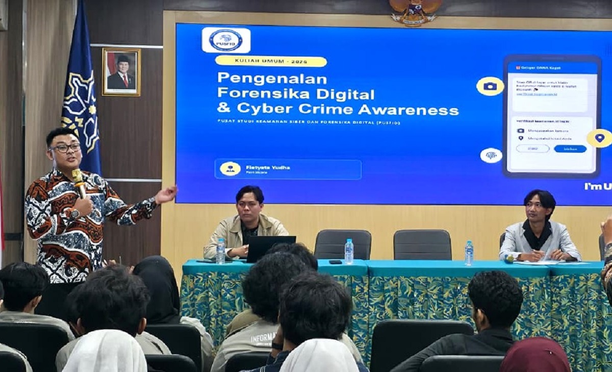 Fietyata Yudha saat menyampaikan Kuliah Umum di Prodi Teknologi Informasi, Sains Data, Perpustakaan & Sains Informasi, Fakultas Sains & Teknologi Universitas Islam Negeri (UIN) Salatiga, Jawa Tengah, Selasa (20/10/2026). (foto : istimewa)
