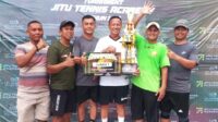 POP Juara I di Turnamen Tenis JITU Tennis Academy di lapangan Alun-alun Wates, Kulonprogo Ahad(18/10/2026). (foto : heri purwata)