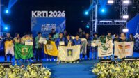 Tim Abimanyu UII meluapkan kegembiraan setelah meraih penghargaan Best Airmanship and Safety di KRTI 2026. (foto : istimewa)